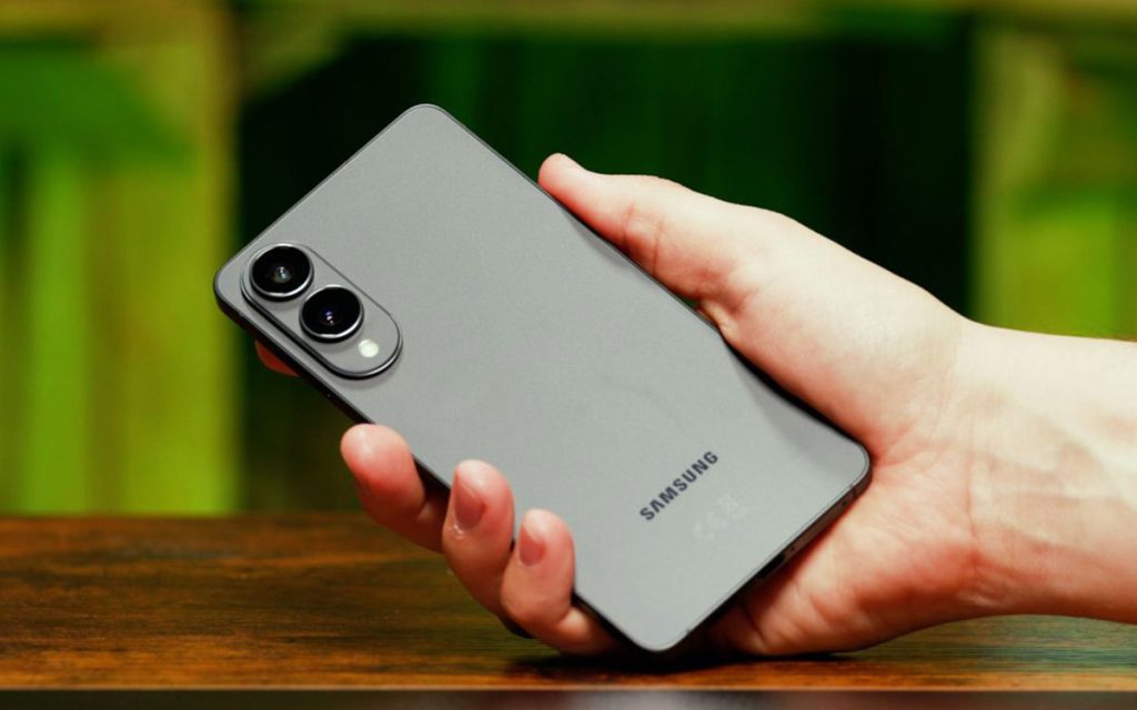 Galaxy S25 Edge : grosse remise et une Galaxy Watch 7 offerte par Samsung