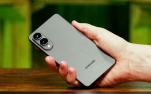 Galaxy S25 Edge : grosse remise et une Galaxy Watch 7 offerte par Samsung
