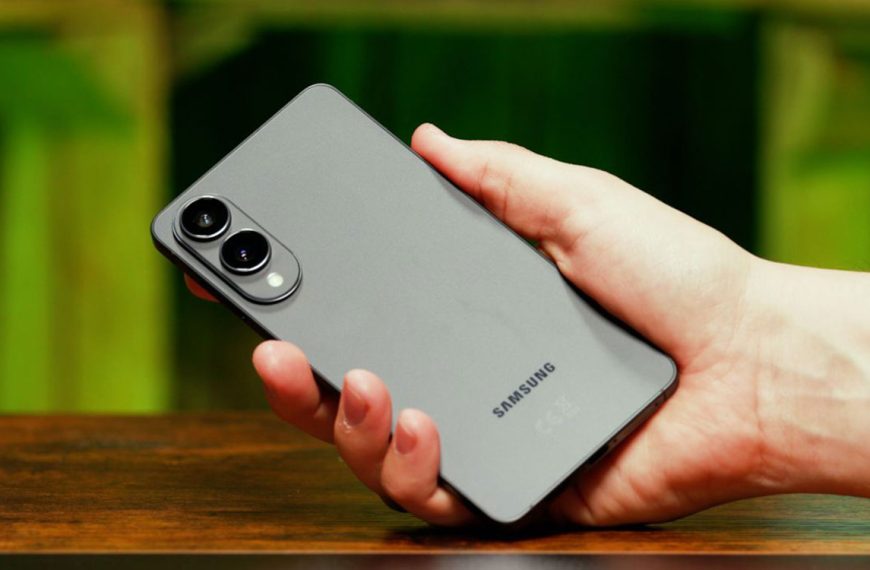 Galaxy S25 Edge : grosse remise et une Galaxy Watch 7 offerte par Samsung