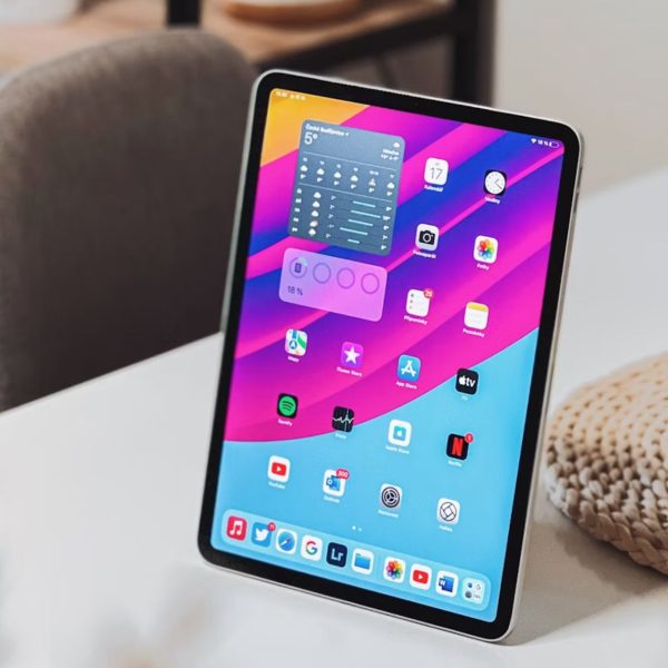 La dernière bêta d’iOS cache un indice sur le futur écran connecté d’Apple