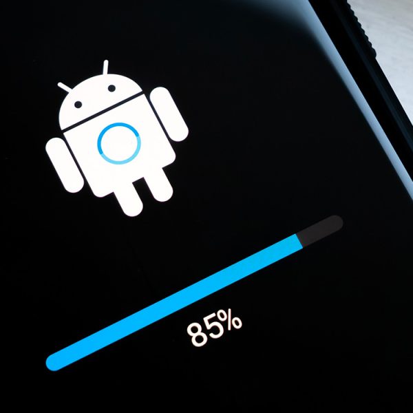 Cette mise à jour Android est particulièrement critique : une faille matérielle est exploitée par les pirates