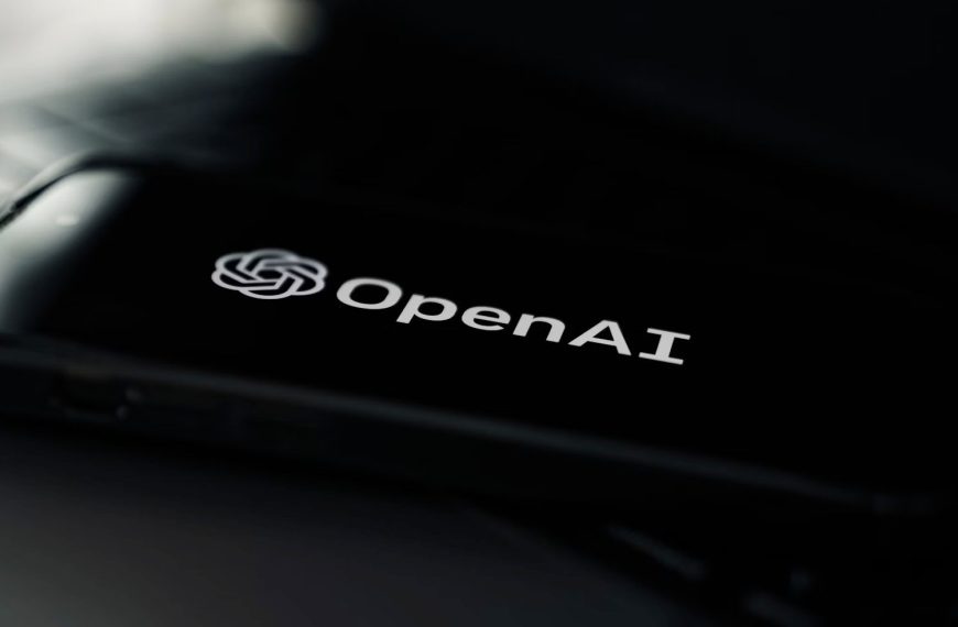 Le torchon brûlerait entre OpenAI et Microsoft