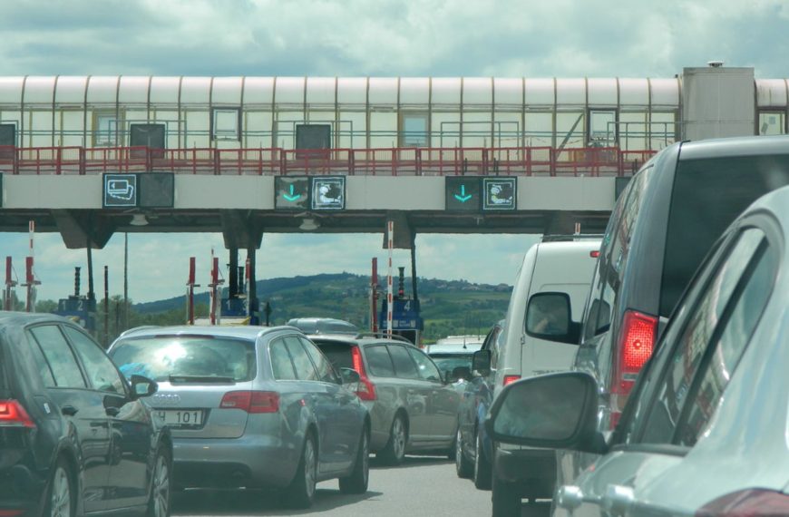 Arnaque aux péages : un « fléau grandissant » se propage en France à l’approche de l’été