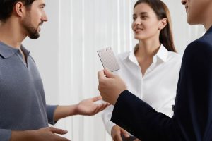 PLAUD : l’assistant génial qui entend tout, comprend tout… et résume tout pour vous