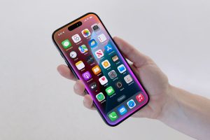 « Pas une démo bidon ! » : Apple jure que le Siri dopé à l’IA fonctionne vraiment, sans rien montrer
