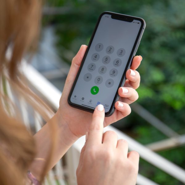 Vous voyagez à l’étranger ? Cette solution simple vous évite d’exploser votre forfait