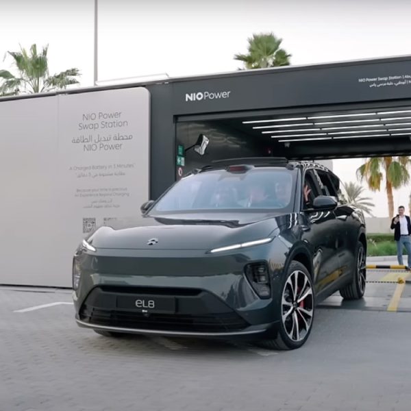 Remplacer la batterie de sa voiture comme une pile usée ? Cette idée arrive en Europe