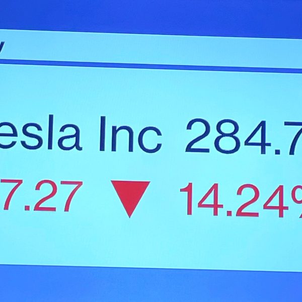 L’action Tesla s’écrase : -14 %, suite au divorce Musk-Trump