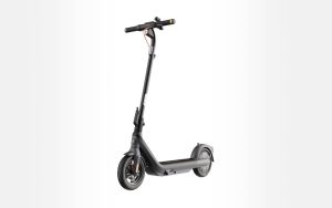 Avant les soldes, cette trottinette électrique Ninebot profite d’une double réduction chez Darty