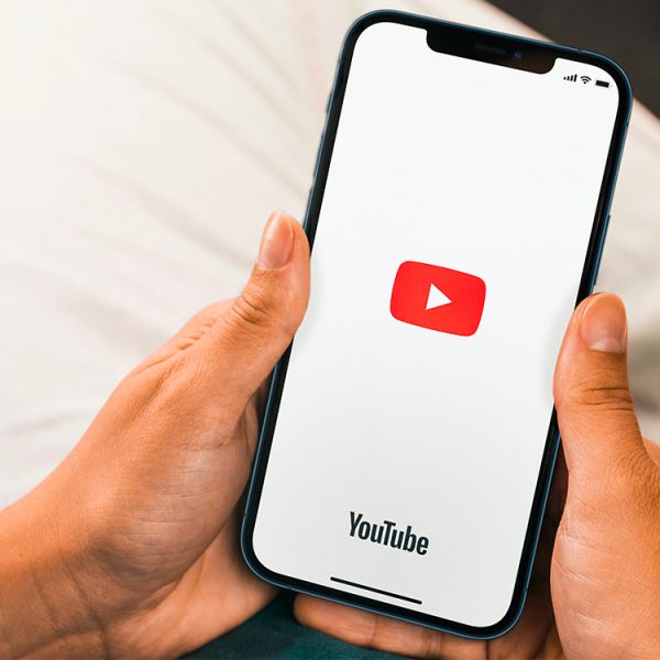 Surprise ! Votre iPhone permet de débloquer cette fonction clé de YouTube Premium sans payer, on vous explique