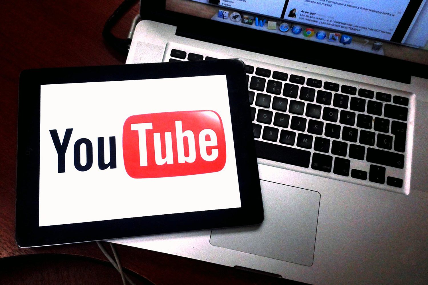 Comment regarder YouTube sans pub gratuitement (et légalement) ?