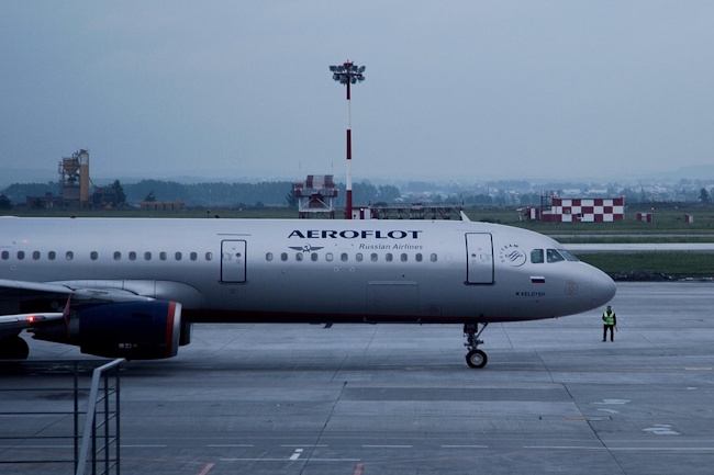 Telex : Aeroflot paralysé par une cyberattaque, Des modems dans les grues brouillent la 3G, Google délaissé au profit de ChatGPT