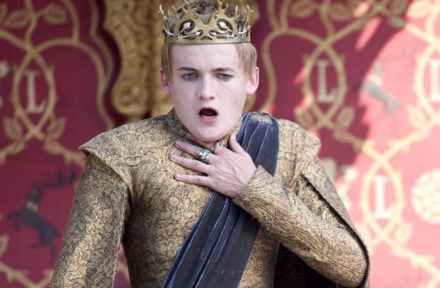 "Contrairement à George R. R. Martin…" Le papa de The Witcher se moque de l'auteur de Game of Thrones, mais…