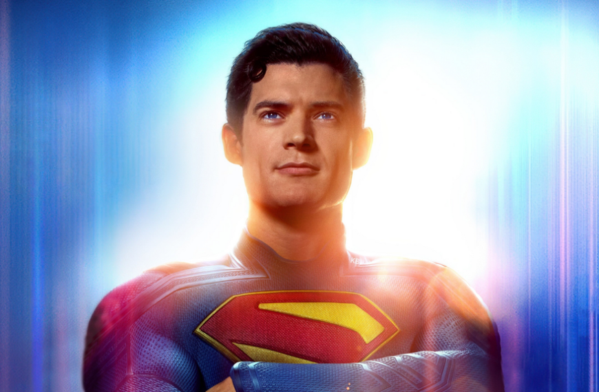 C'est réel ! Superman domine Londres à plus de 300 mètres de hauteur, le film que tout le monde attend en met plein les yeux, en vrai comme au cinéma