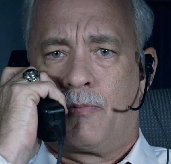“Il traite les acteurs comme des chevaux” : Tom Hanks n’est pas près d’oublier le tournage de ce film de Clint Eastwood