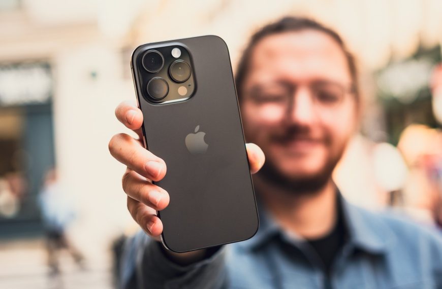 L’iPhone 17 Pro Max aurait la plus grosse batterie jamais vue chez Apple