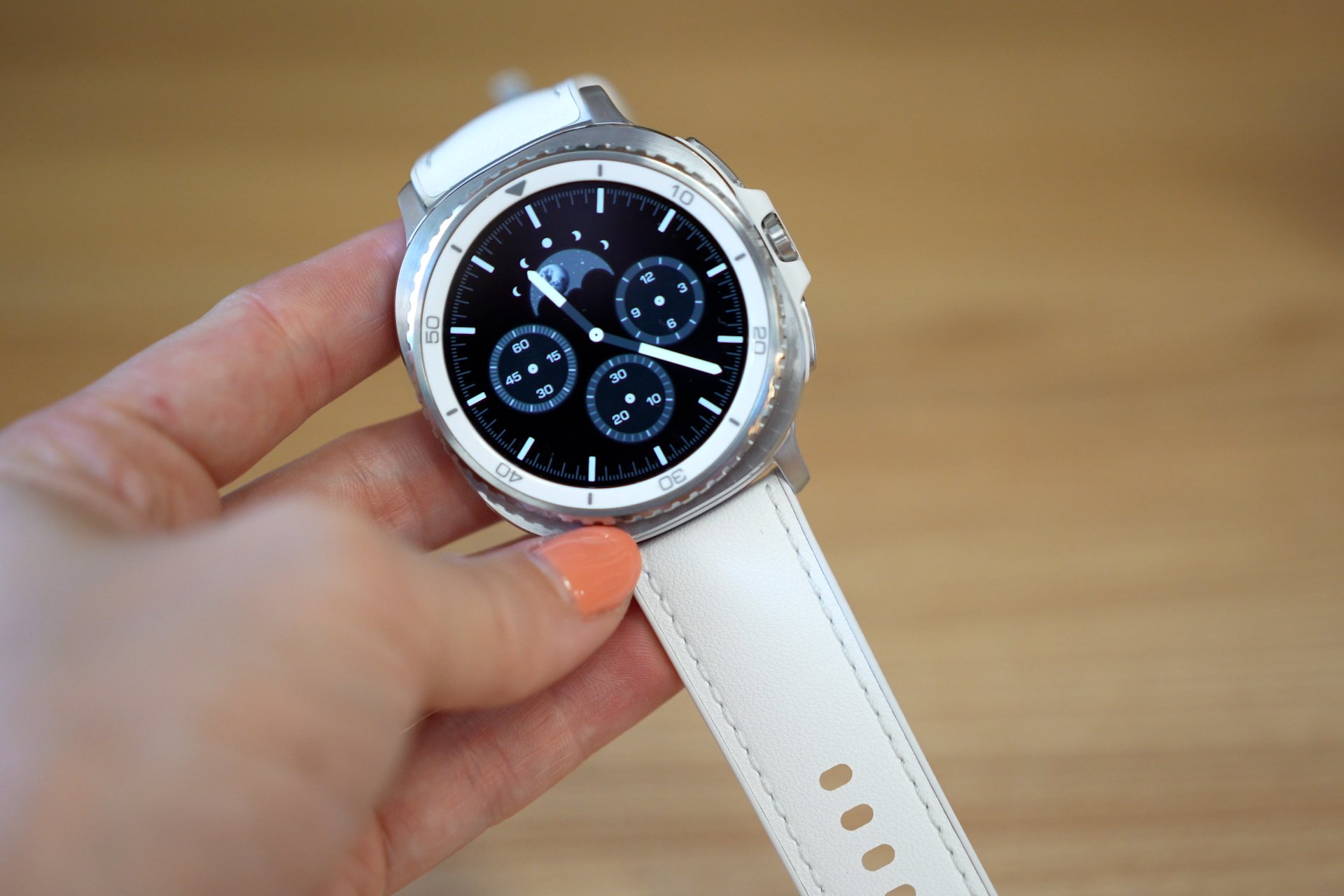 On a pris en main les Galaxy Watch 8 : élégance, finesse et One UI 8 Watch sont là