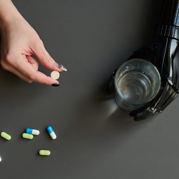 Cette IA qui veut “guérir toutes les maladies” a créé un médicament et il va être testé sur des humains