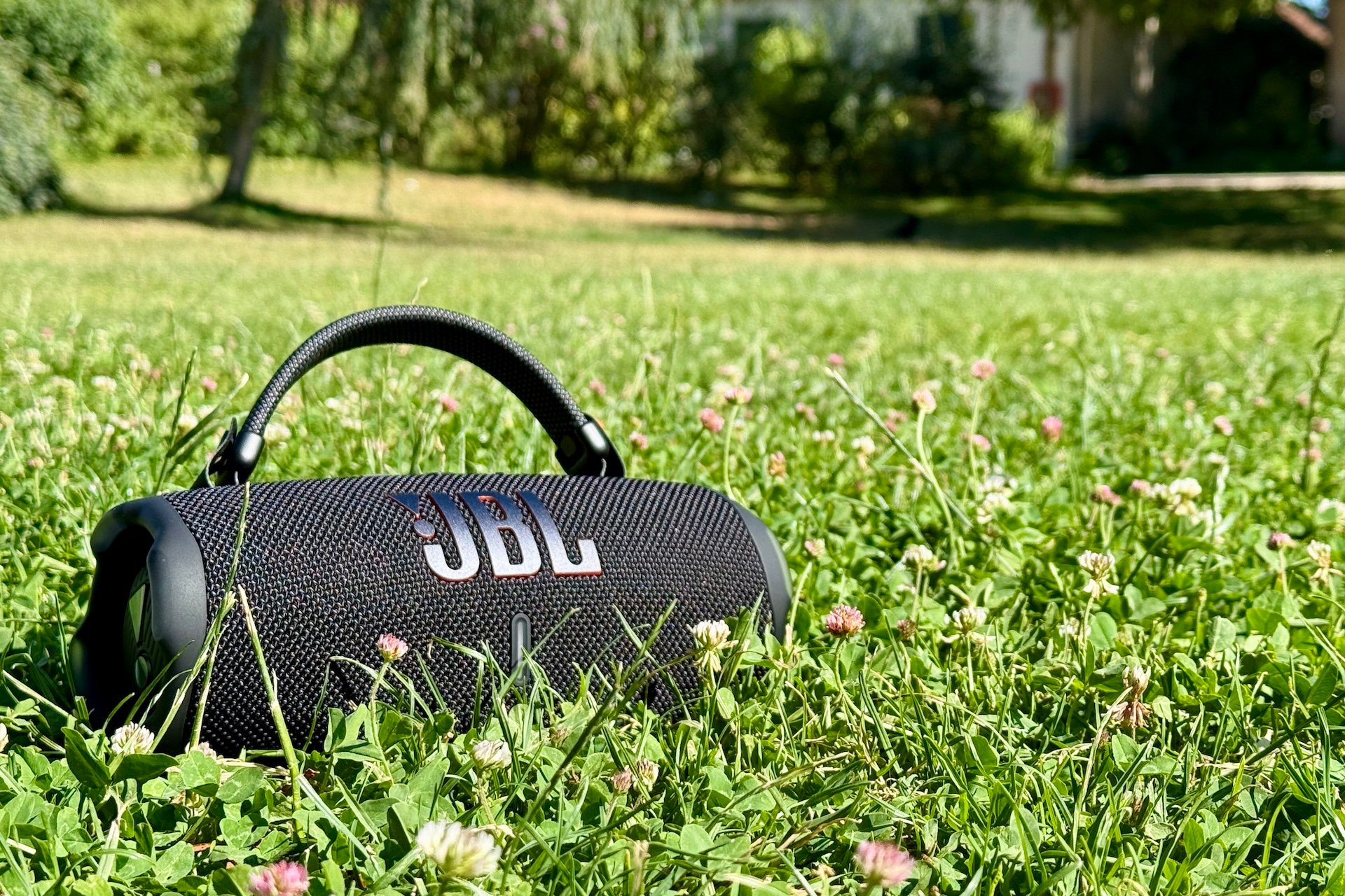 Test JBL Charge 6 : l’enceinte Bluetooth de référence monte le son