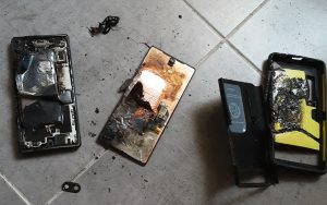 Son Pixel 6a s’enflamme pendant la nuit, il se réveille dans son lit en feu