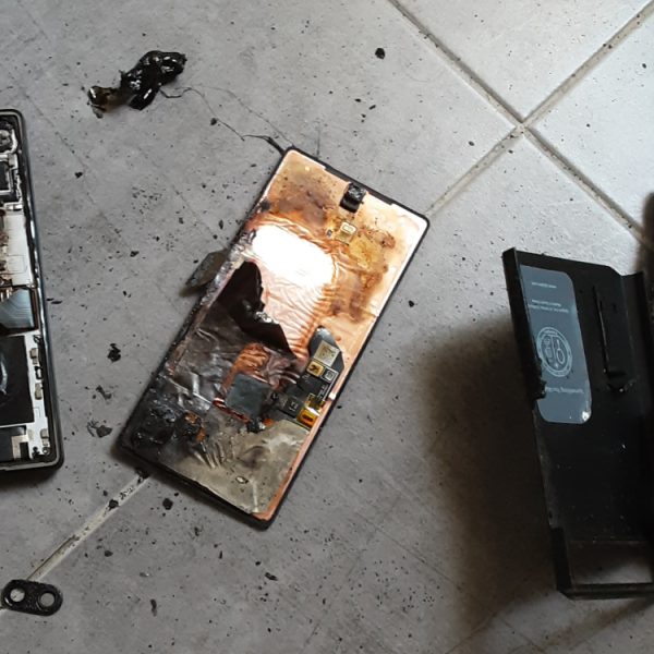 Son Pixel 6a s’enflamme pendant la nuit, il se réveille dans son lit en feu