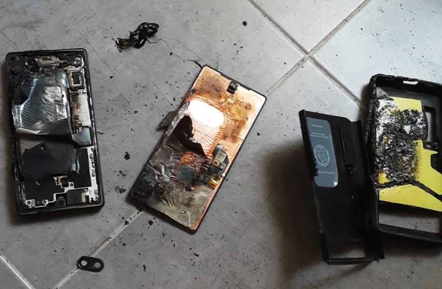 Son Pixel 6a s’enflamme pendant la nuit, il se réveille dans son lit en feu