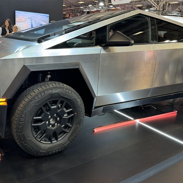Malgré le fiasco du Cybertruck, Tesla envisagerait un nouveau modèle du pickup électrique