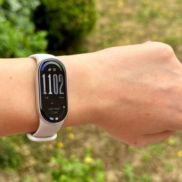 Test Xiaomi Smart Band 10 : le roi de l’endurance au poignet, toujours à moins de 50 euros