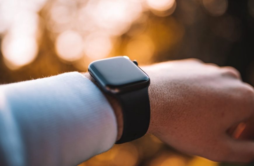 Apple Watch : une nouvelle IA peut détecter les problèmes de santé du porteur