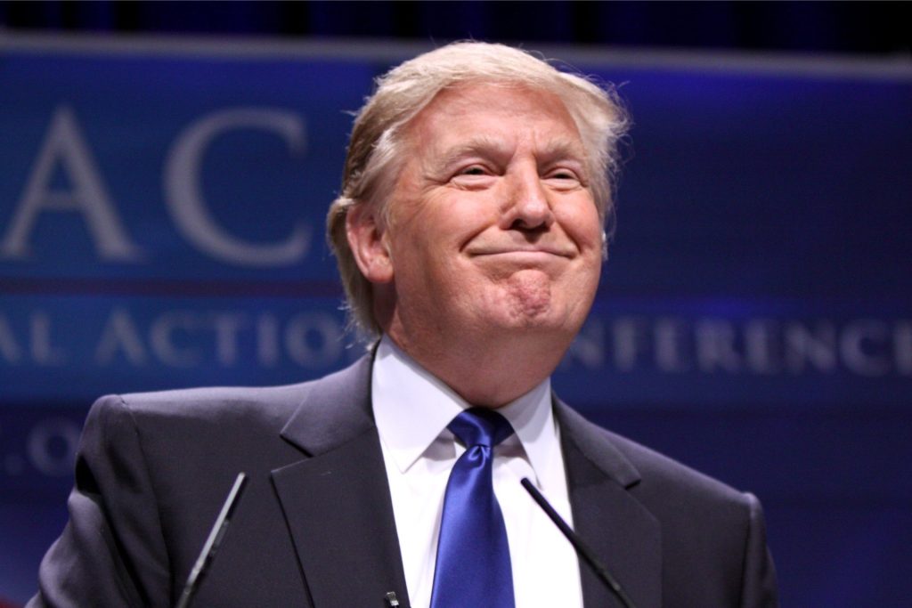 « AI Action Plan » : Donald Trump crucifie le droit d’auteur en faveur de l’IA made in US