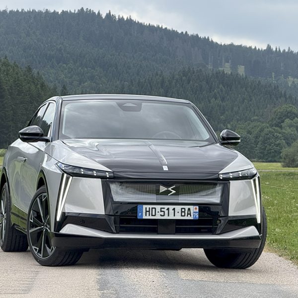 Essai de la DS N°8 : 750 km d’autonomie pour aller plus loin qu’en Tesla (ou en Audi)