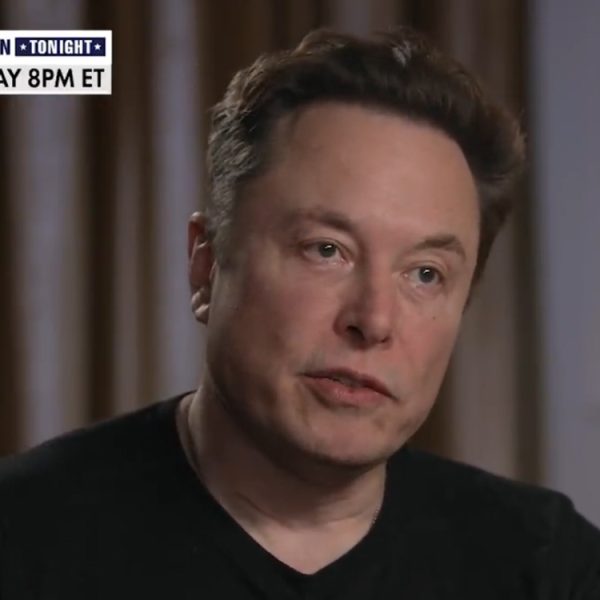 Elon Musk fait le show avec le lancement de l’IA Grok 4… mais il a « oublié » un petit détail