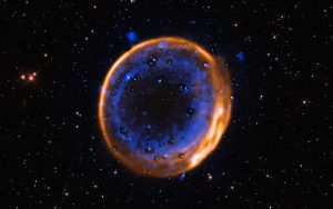 Cette étoile qui n’a pas explosé une, mais deux fois nous dévoile un mystère cosmique vieux de plusieurs siècles