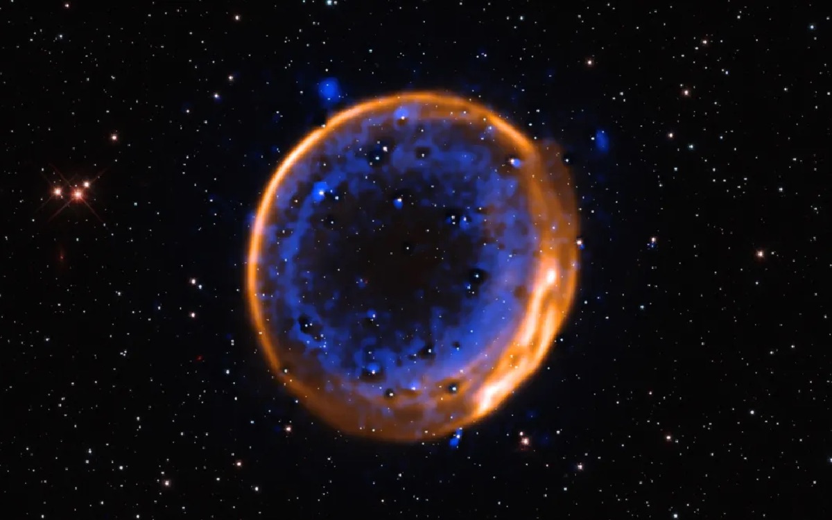 Cette étoile qui n’a pas explosé une, mais deux fois nous dévoile un mystère cosmique vieux de plusieurs siècles