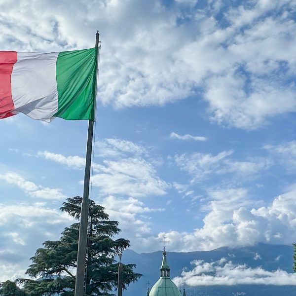 L’Italie veut imposer la TVA sur les comptes gratuits de Meta, X et LinkedIn