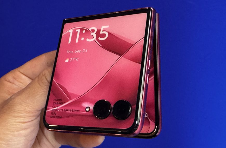 Motorola est à quelque jours de lancer le smartphone pliable le plus brillant de 2025
