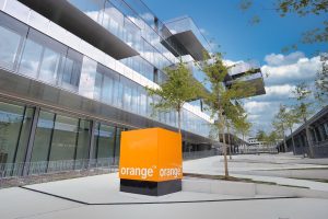 Cyberattaque chez Orange : l’opérateur porte plainte, remise en route des services prévue demain