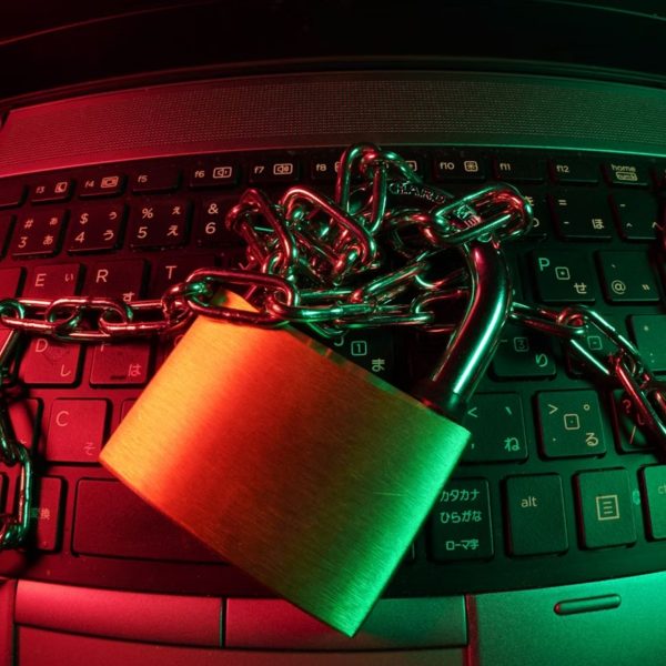 Cyberattaques : la police fait tomber les pirates de Diskstation au terme « d’une longue et complexe enquête »