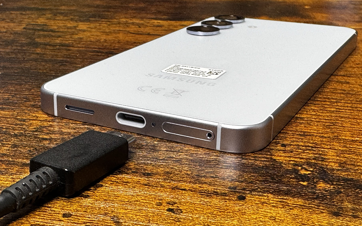 Le Galaxy S26 pourrait recevoir ces deux nouveautés pour résoudre les problèmes de batterie des modèles précédents