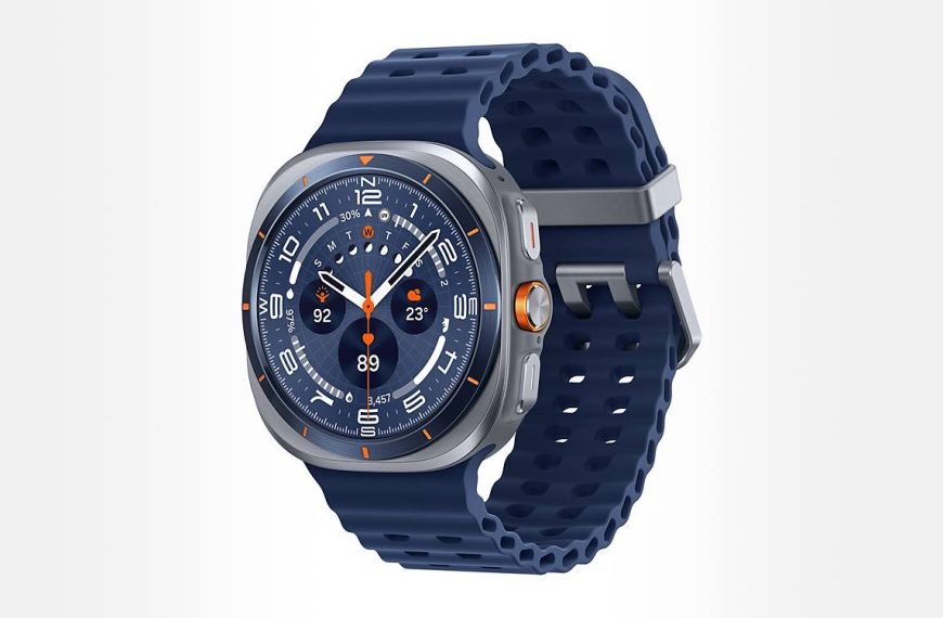 Galaxy Watch Ultra 2025 : Amazon fait déjà chuter le prix de la nouvelle montre Samsung