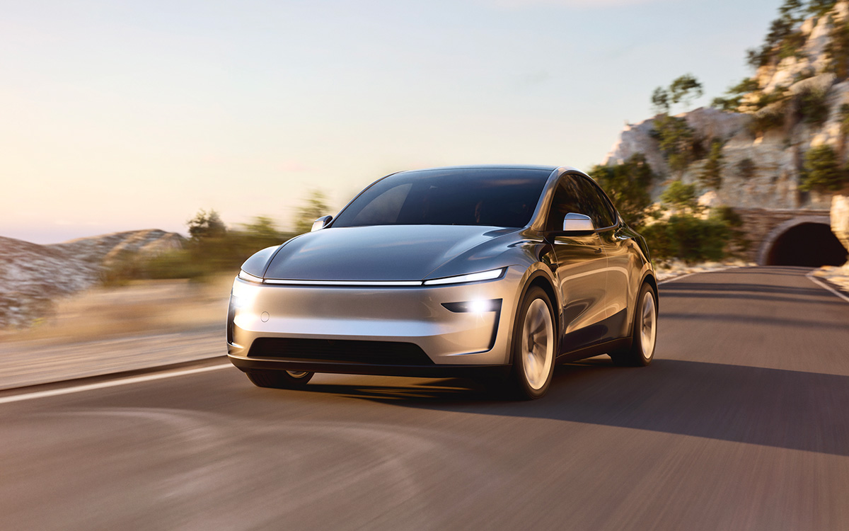 La descente aux enfers de Tesla continue, une hausse des prix des voitures est-elle à craindre ?