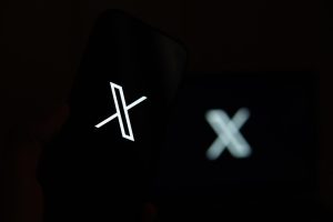 Manipulation des algorithmes : la France enquête sur les dessous de X (ex-Twitter)