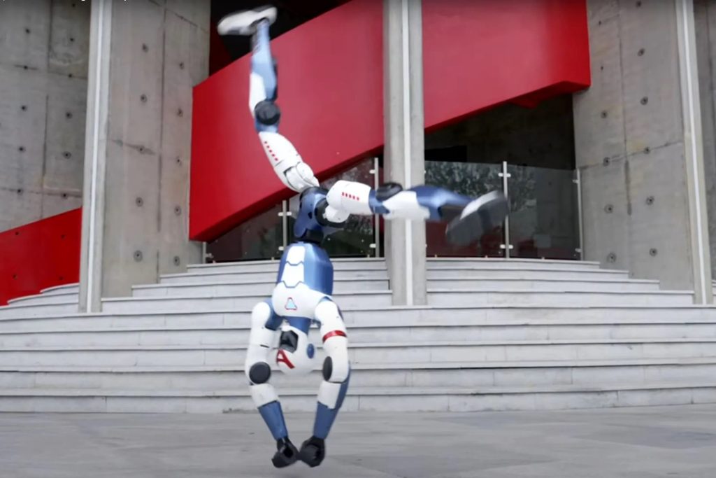 Unitree lance un robot humanoïde ultra-flexible à moins de 5 000 €