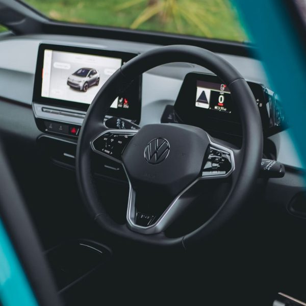 4 failles Bluetooth touchent des millions de voitures Mercedes, Volkswagen et Skoda