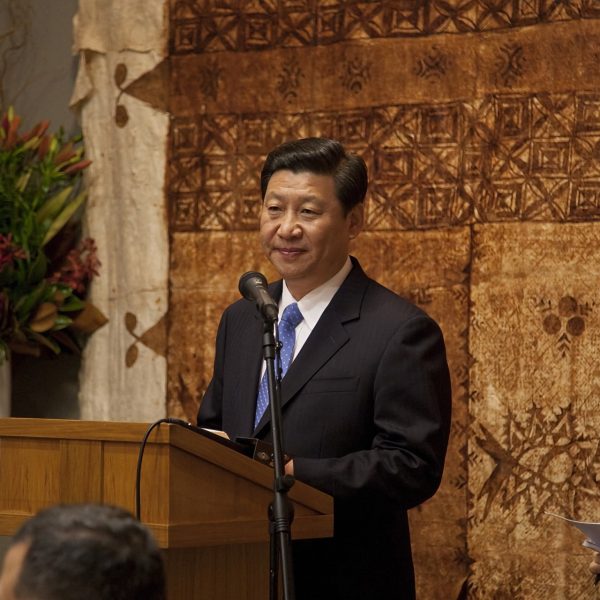 Projets inutiles, investissements inconsidérés : le président chinois tape du poing sur la table contre l’IA et les véhicules électriques