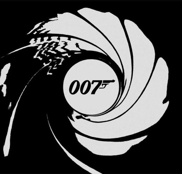 J'ai hâte ! Le prochain film James Bond est scénarisé par le créateur de cette série de gangsters culte dispo sur Netflix
