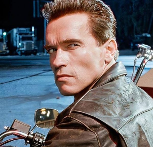 "Nous vivons à l'âge de la science fiction" James Cameron n'arrive pas à écrire ce film à cause de l'intelligence artificielle
