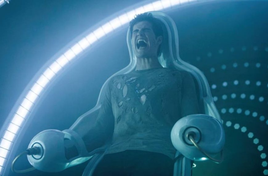 Il y a 9 ans, ce film de SF a voulu enterrer Marvel et DC : il n’a même pas eu le droit à une sortie au cinéma, ça a été un four monumental…