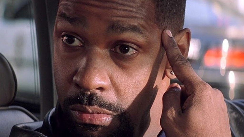 “C’est moi la star” Denzel Washington n’a pas aimé une scène de ce film d’action, à cause d'un détail qui lui a posé un gros problème…