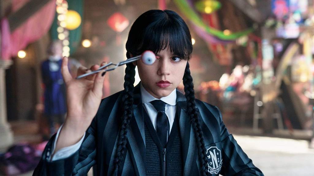 La saison 2 de Mercredi est un semi-échec pour Netflix : la chute est vertigineuse pour la série